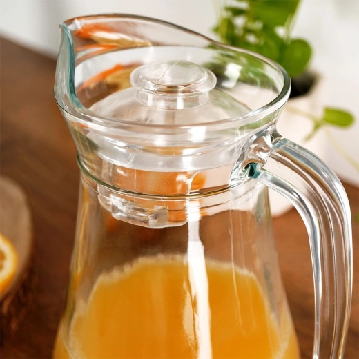 Capacul protejează băutura