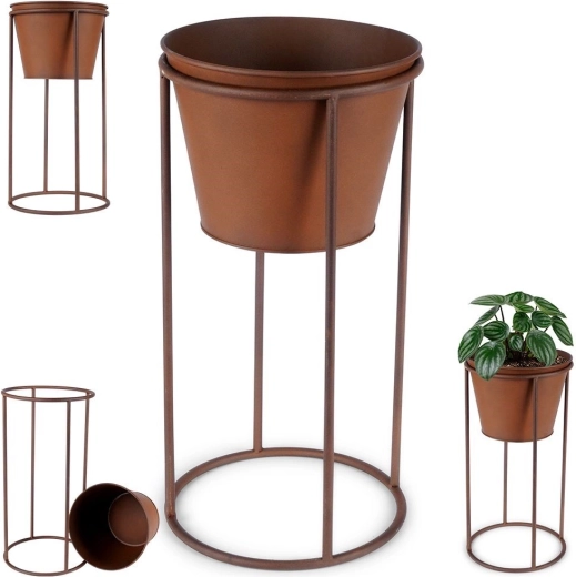 Construcție metalică stabilă cu patină retro