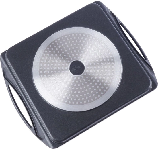 Utilizare universală pe toate tipurile de plite și în cuptor