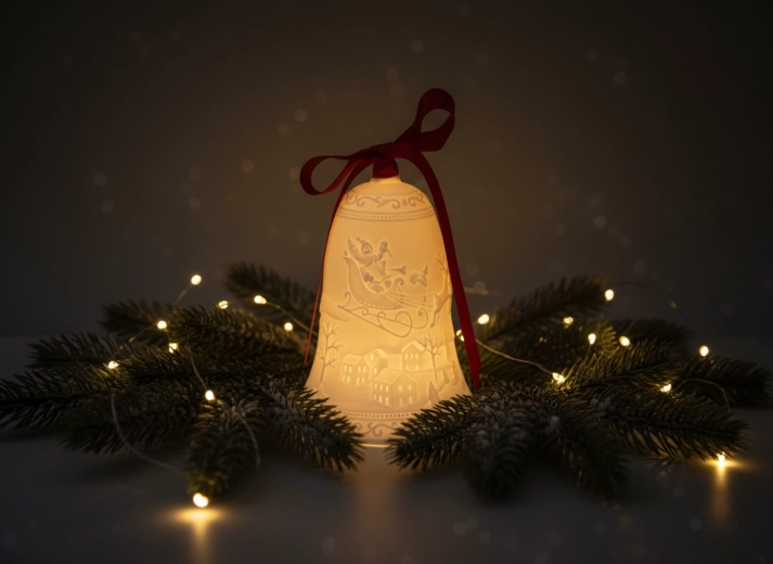 Design ceramic elegant cu relief