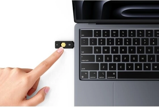 Confirmare prin atingere prin USB‑C și NFC
