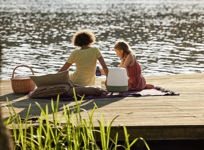 SOUND BY JBL și Bluetooth pentru muzică oriunde