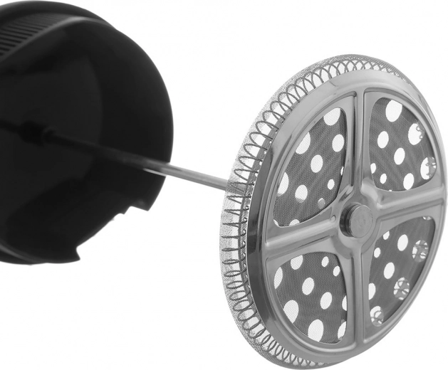 Sitӑ fină pentru o băutură cristalin de limpede