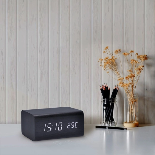Control prin sunet și mod de repaus