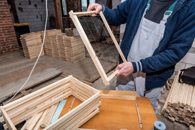 Ideală pentru sârmarea cadrelor apicole