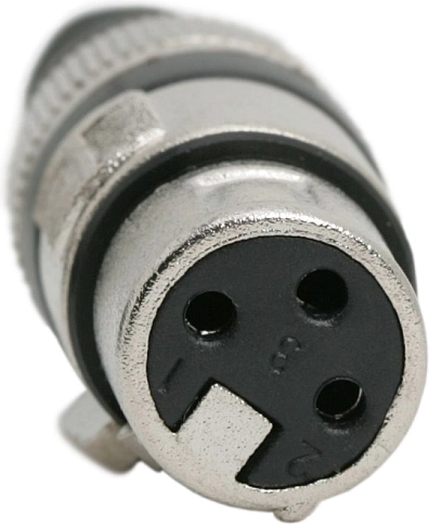 Conexiune XLR cu 3 pini