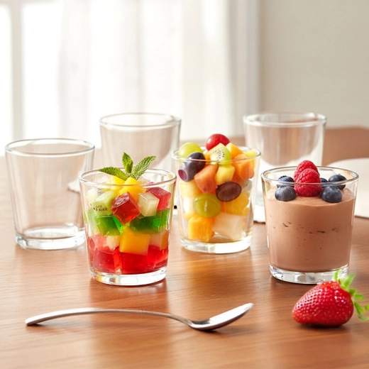 Prezentare stilată a deserturilor și gustărilor