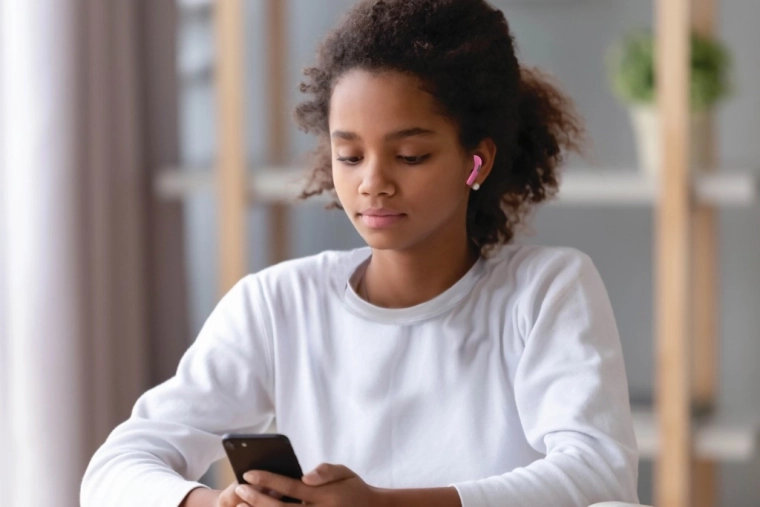 Bluetooth și control tactil