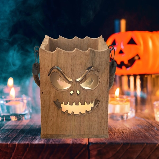Efect luminos de Halloween datorită motivului decupat