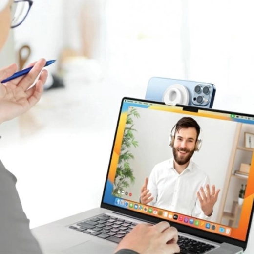 Transformă iPhone-ul într-o webcam de top