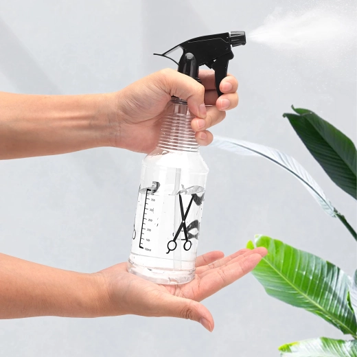 Recipient transparent cu gradații pentru controlul nivelului