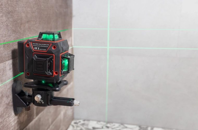Linii precise la 360° pe trei planuri