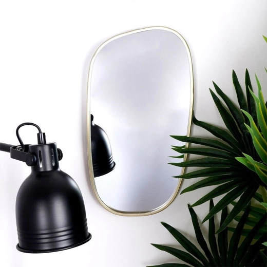 Ramă metalică elegantă în nuanță aurie