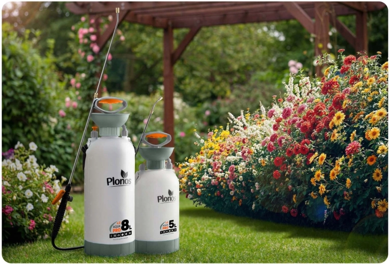 Volum mare 8 l și umplere ușoară