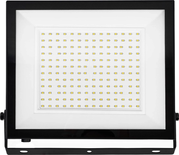 Flux luminos puternic pentru suprafețe mari