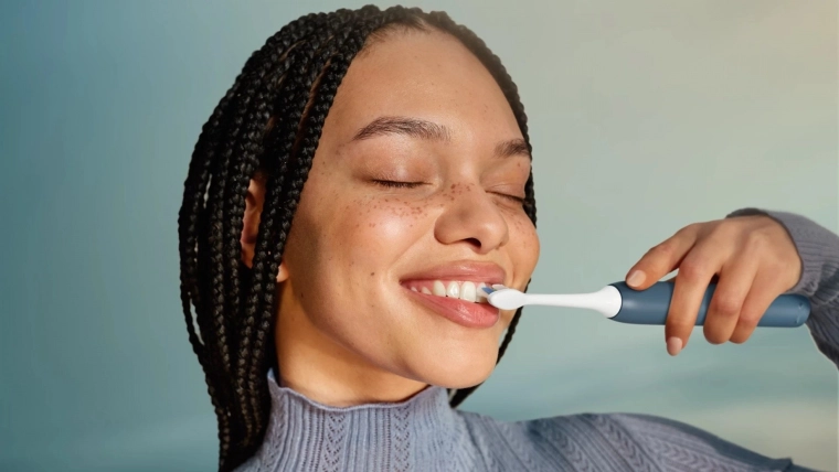 Mâner ergonomic și îngrijire delicată a gingiilor