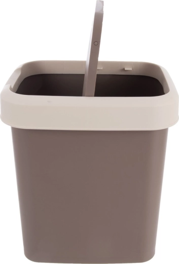 Capac basculant pentru aruncare comodă și curată