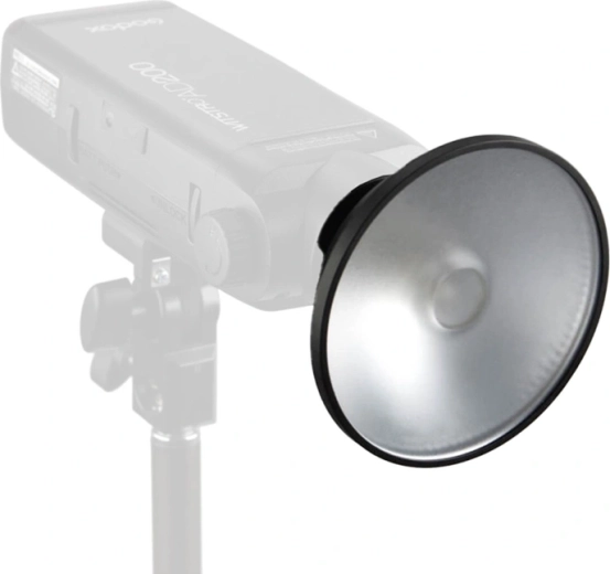 Direcționarea luminii cu reflectorul de 104 mm