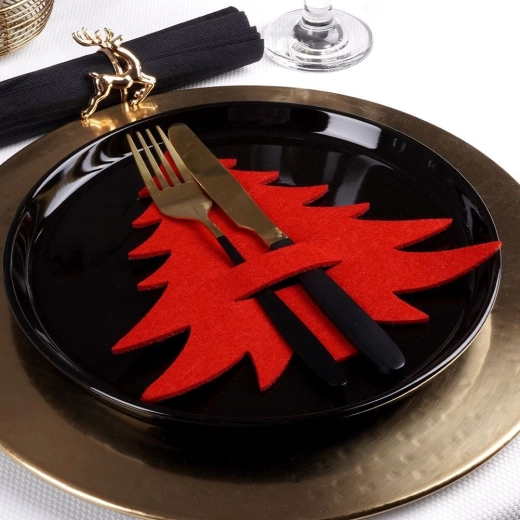 Fetru roșu intens pentru o atmosferă perfectă de Crăciun