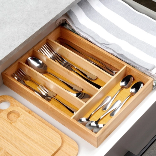 Se potrivește în sertarele de bucătărie obișnuite