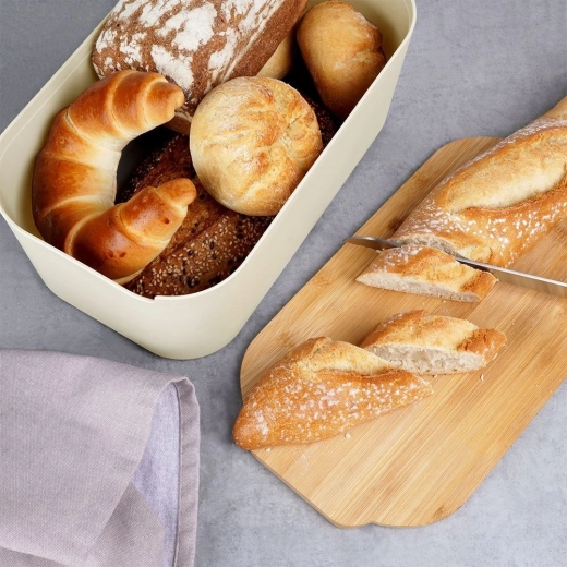 Păstrează produsele de panificație depozitate ordonat