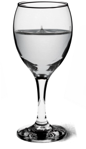 Volum mare de 590 ml pentru servire comodă