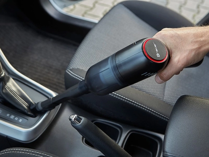 3 duze pentru fiecare colț al mașinii