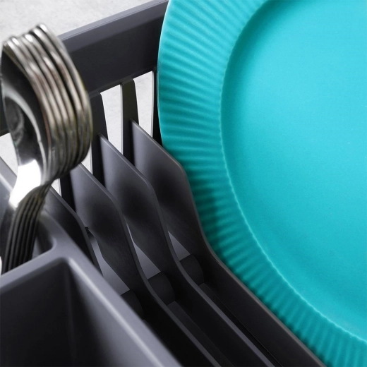 Capacitate de până la 12 farfurii și spațiu pentru căni