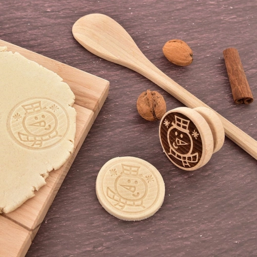 Motiv fermecător cu om de zăpadă