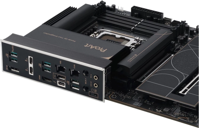 Conectivitate de vârf: 2× Thunderbolt 5, 10G + 2.5G LAN, Wi‑Fi 7