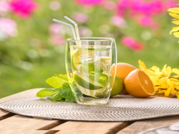 Ideal pentru băuturi cu gheață fără aburire