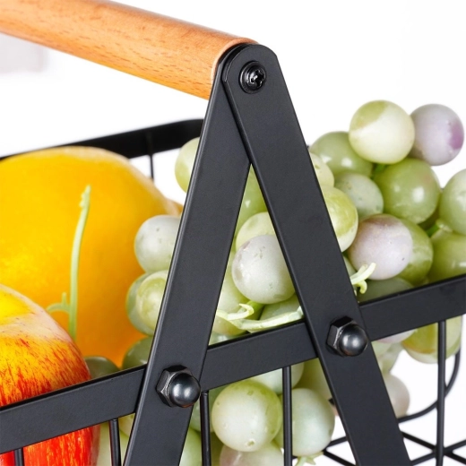 Construcție metalică rezistentă cu mâner din lemn