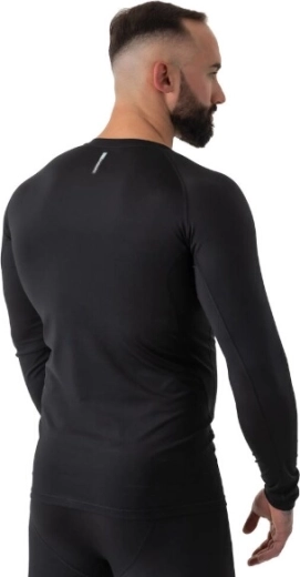 Cusături plate și croială ergonomică