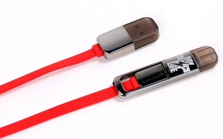 Încărcare și transfer de date prin USB 2.0
