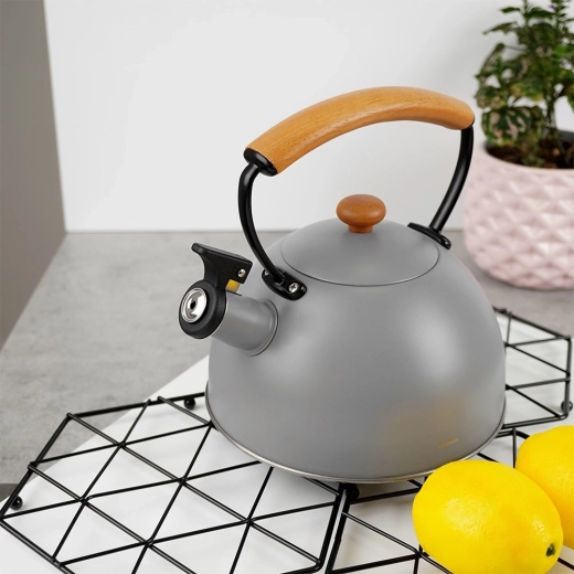 Mâner ergonomic din lemn pentru o prindere sigură