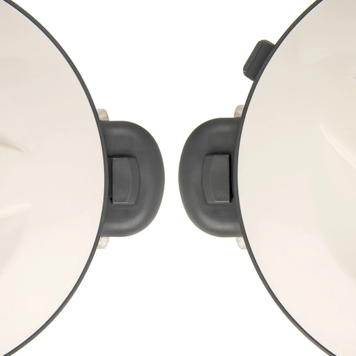 Capac comod și mânere sigure