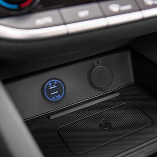 Priză USB duală încastrabilă pentru automobil