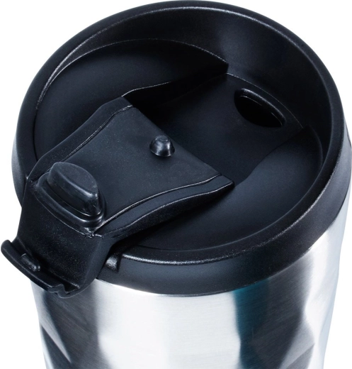 Capac etanș și băut în siguranță în timpul deplasării