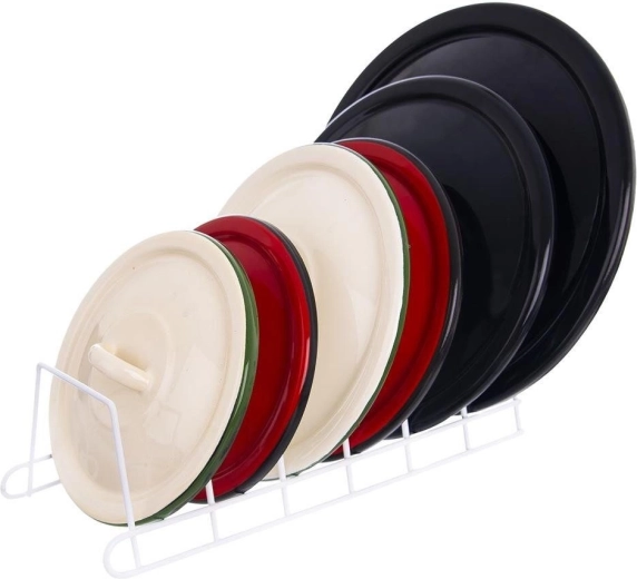 Construcție metalică rezistentă, de culoare albă