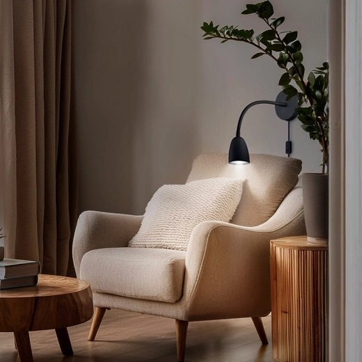 Design modern negru și iluminare direcțională
