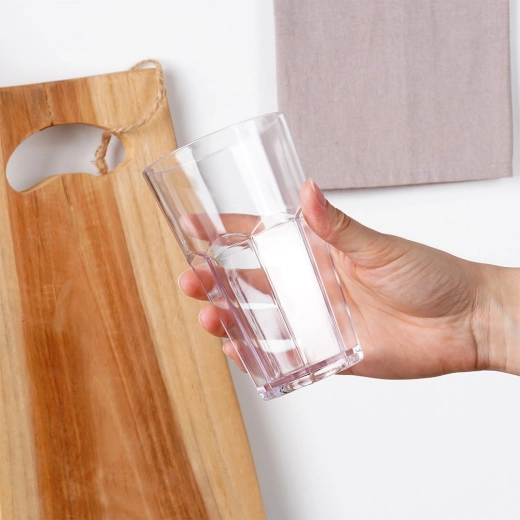 Alternativă ușoară și sigură la sticlă