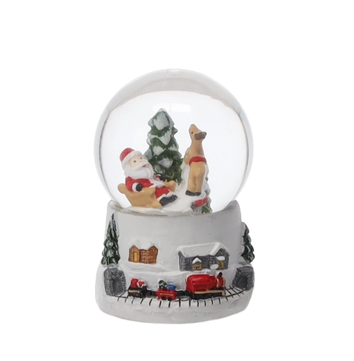 Scenete de iarnă detaliate cu MOȘ CRĂCIUN și ren