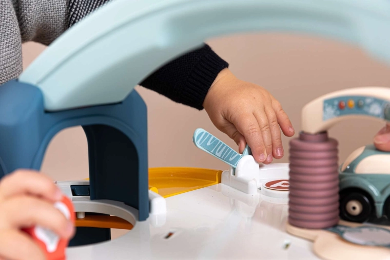 Lift și spălătorie interactive ca în realitate