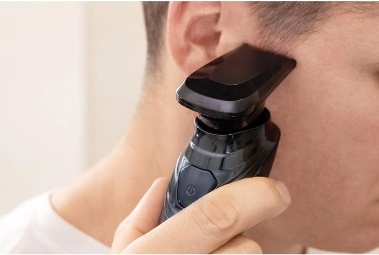 Trimmer pentru stilizare precisă