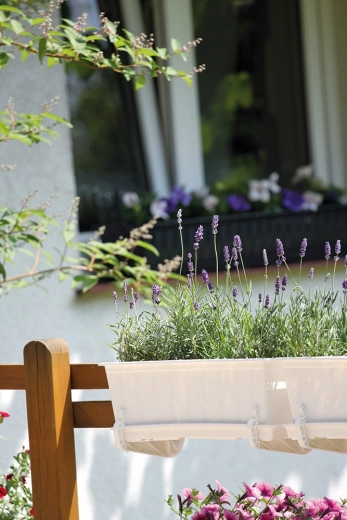 Susținere stabilă chiar și pentru jardiniere mai lungi