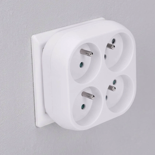 Patru prize într-un design compact