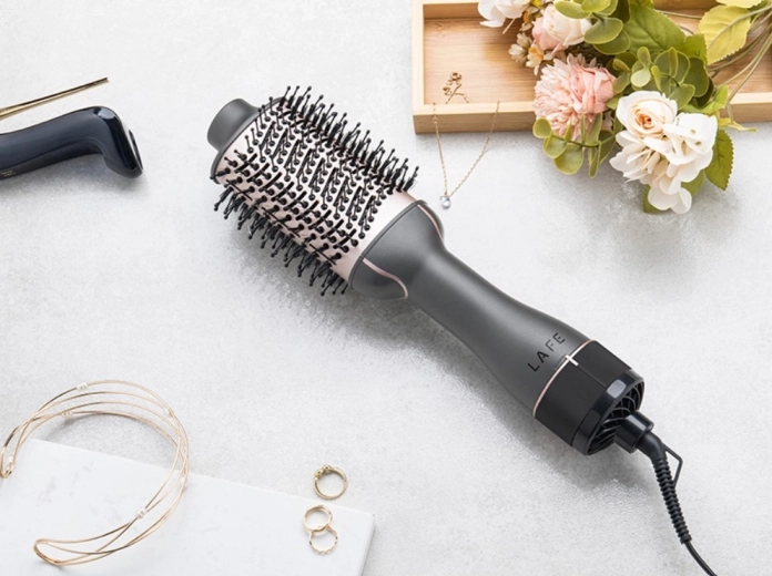 Putere de 1200 W pentru uscare și styling rapide