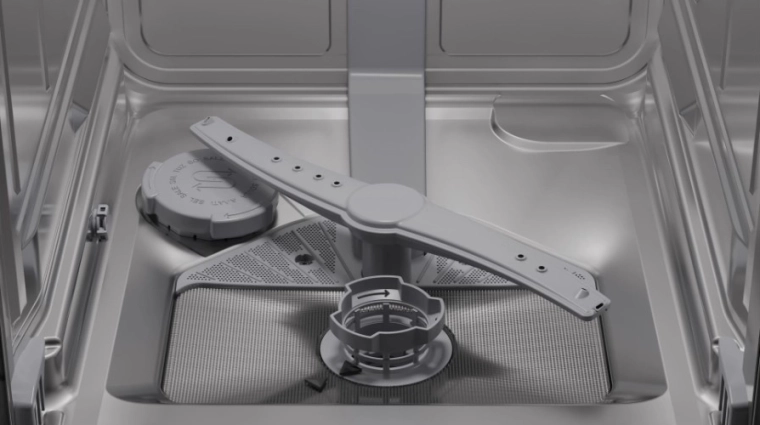 Spălare eficientă datorită brațelor de pulverizare și filtrării