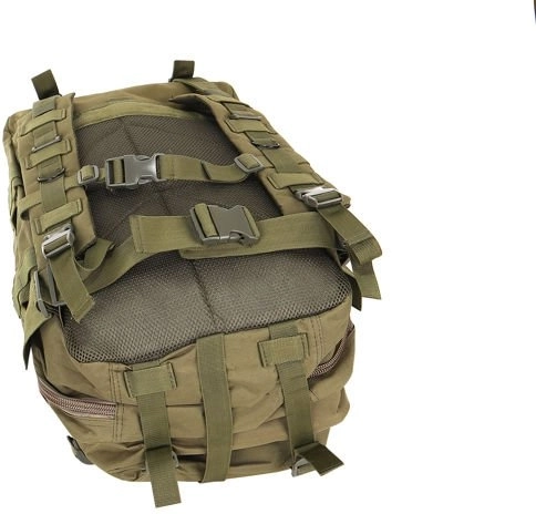 Materiale rezistente, execuție impermeabilă și MOLLE