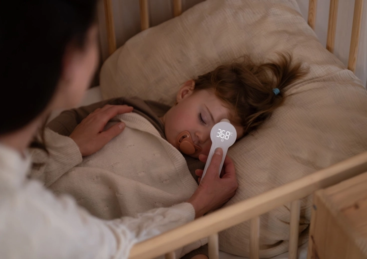 Ecran LED iluminat și funcționare silențioasă pentru noapte